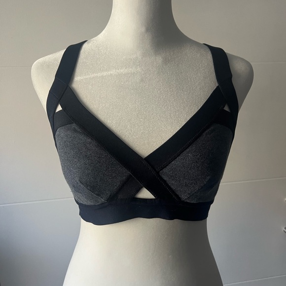 Aritzia intimates/sleepwear Community sports bra yoga top - Lot 2 - Picture 3 of 5